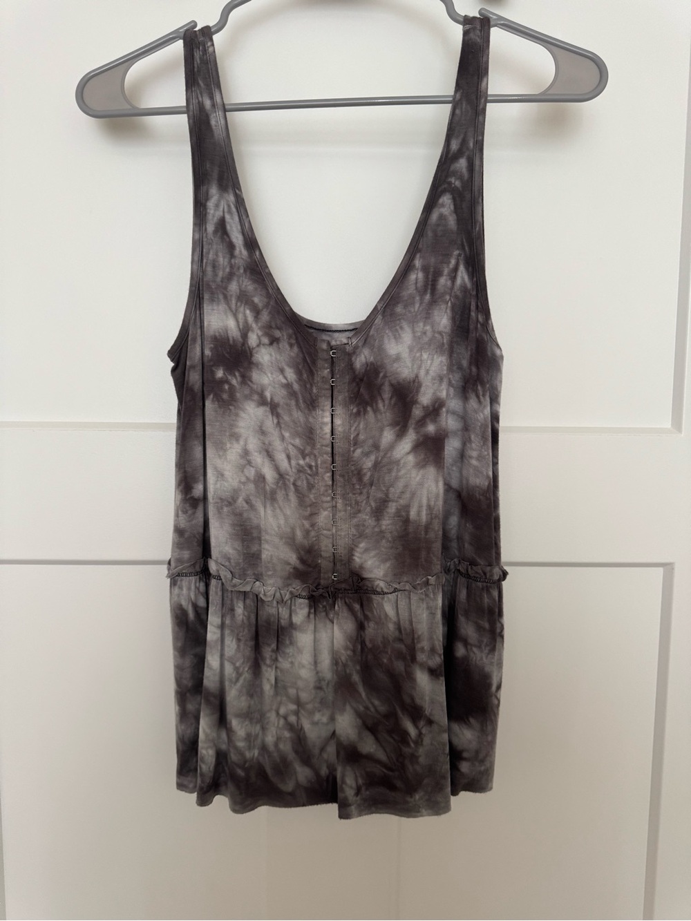 American Eagle Outfitters Gray Tie-Dye Scoop Neck Tank